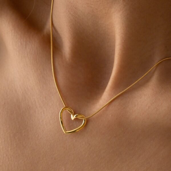 Collar Corazón en Acero